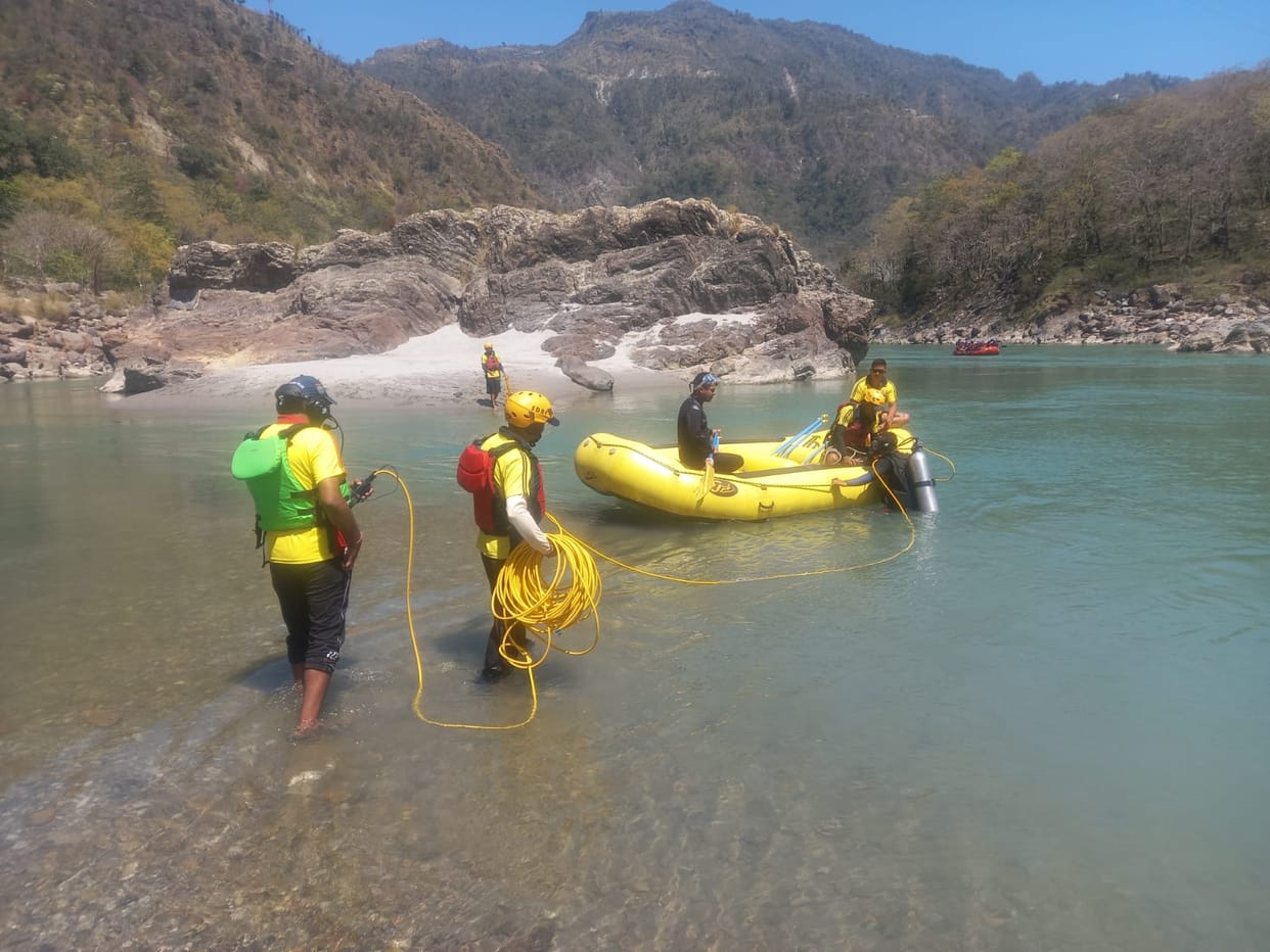 Rishikesh: Rajasthan IAS brothers and delhi travel agent drowned into Ganga