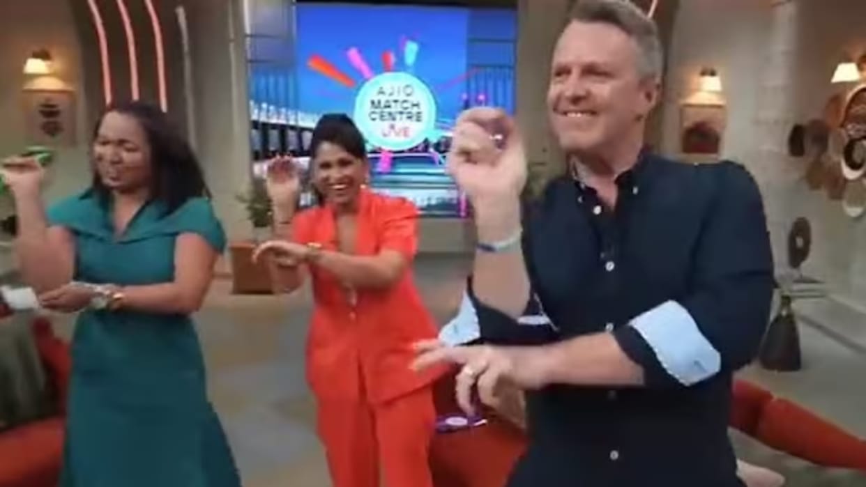 IPL 2023: England Great Graeme Swann Does Naagin Dance During Commentary, Watch Video | KKR vs RCB