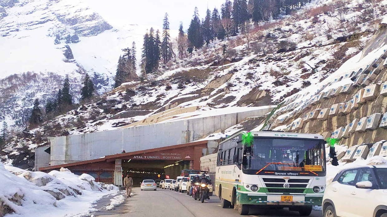Himachal Weather Clear  till April 9, forecast of rain and snowfall on 10-11