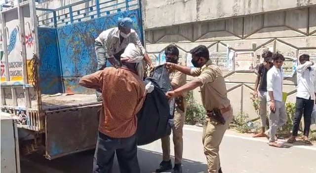 The case of finding a rotten dead body in Kannauj, Vijay's world was confined to one room