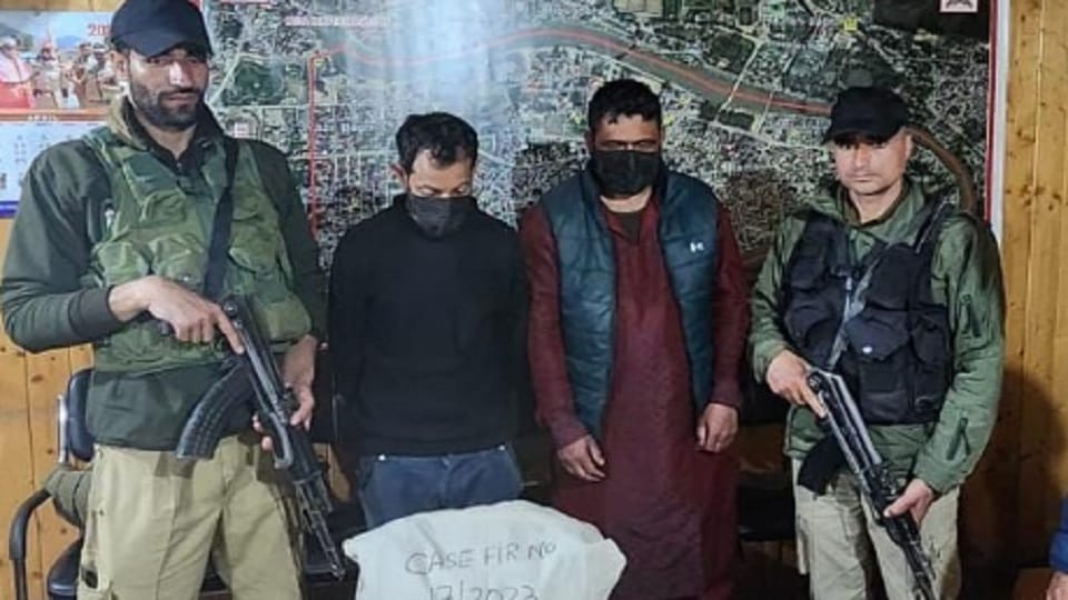 Heroin worth 70 crores sent from Pakistan and 11.82 lakh recovered