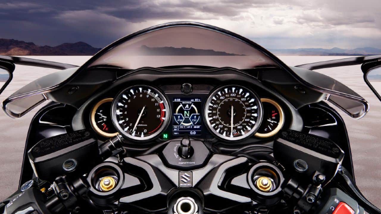 suzuki motorcycle india launch updated hayabusa, know engine specification features and price