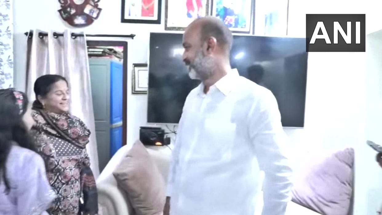 Telangana SSC paper leak Bandi Sanjay gets bail notice to Eatala Rajender Raja Singh detained news updates