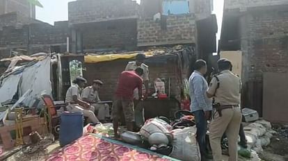 Bihar: नालंदा पुलिस ने हिंसा करने वाले आरोपियों के घर शुरू की कुर्की, कुर्की होते ही सात ने किया सरेंडर बिहार: नालंदा पुलिस ने हिंसा के आरोपियों के घर कुर्की शुरू कर दी है