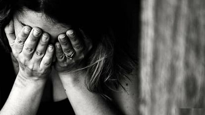 मौत ने खोला ‘शर्मनाक राज’: सौतेले पिता ने नाबालिग से किया था दुष्कर्म, टीबी से ग्रसित थी किशोरी, रिपोर्ट दर्ज stepfather had raped a minor daughter in Jalaun, TB afflicted teenager opened the secret before death