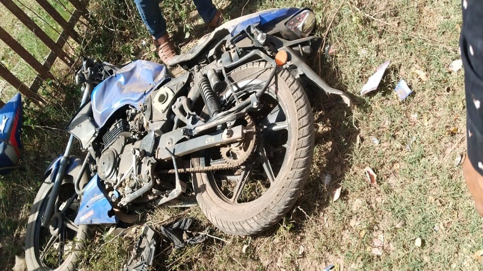 Councilor's husband Bunty Yadav narrowly escaped best friend tried to run him over with a car