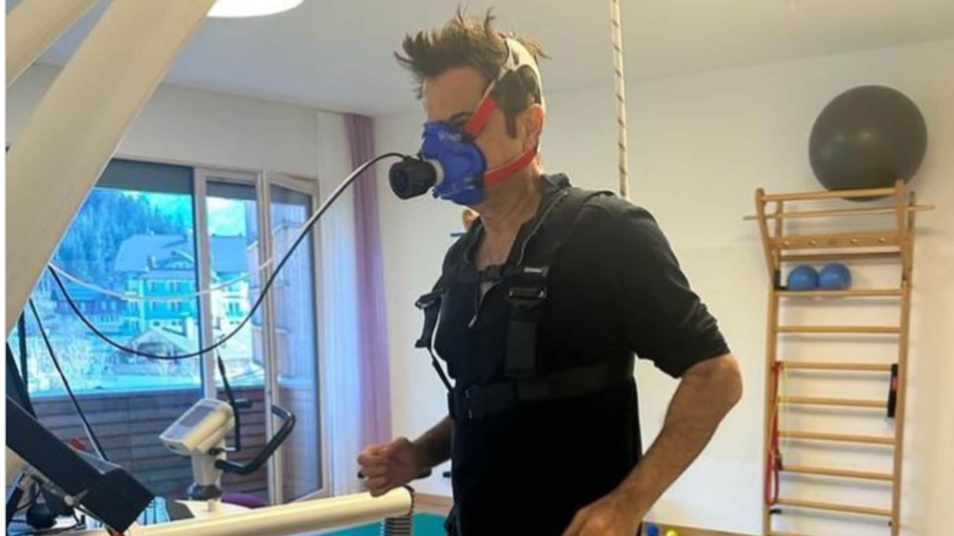 Anil Kapoor Shared Photos on Instagram While Running On Treadmill with Oxygen Mask viral on social media