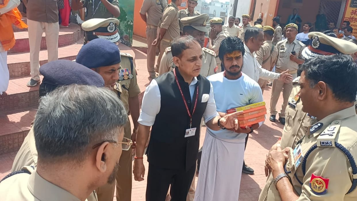 Maharashtra CM Eknath Shinde visit to Ayodhya.