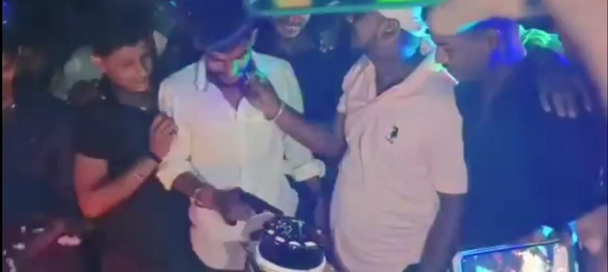 Bihar: Police arrested a young man who fired after cutting a cake with a pistol on his birthday