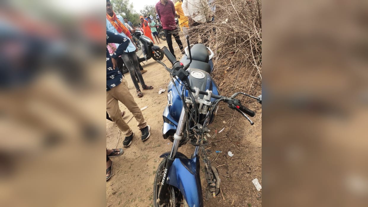 Bike collided with electric pole in Shahdol, one youth died on the spot, another seriously injured