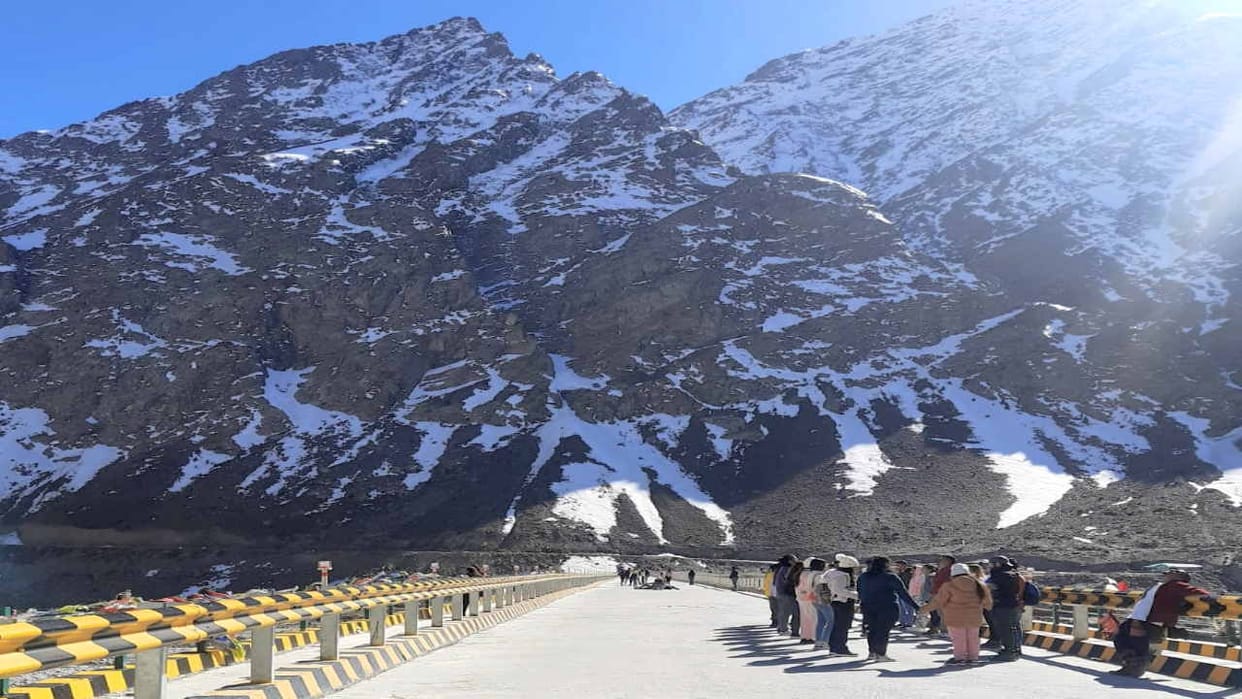 Lahaul News: Darch To Sarch Leh Road Vehicle to ply on road only for Two hours