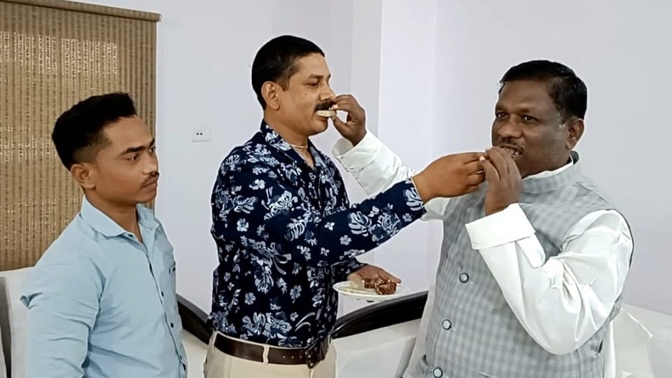 Agreement between MLA and bank personnel in Ramanujganj slap case