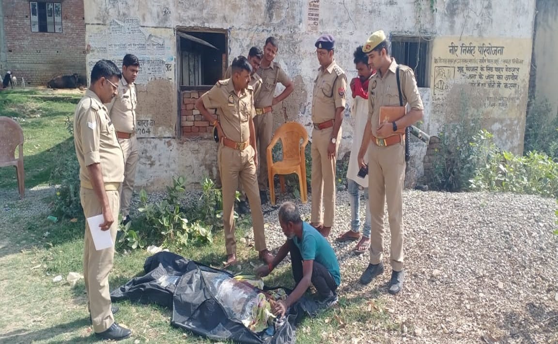 young man strangled to death in ghazipur during sleeping wife accused for mother