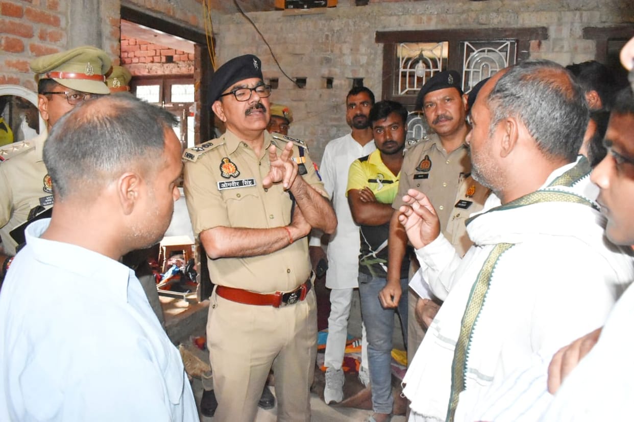 mother killed her two innocent child with knife in ghazipur