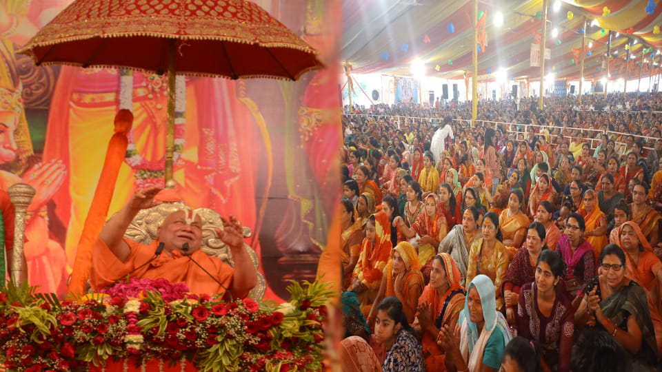 Rambhadracharya said During Ram Katha Hindu girls were brought to Agra and torture