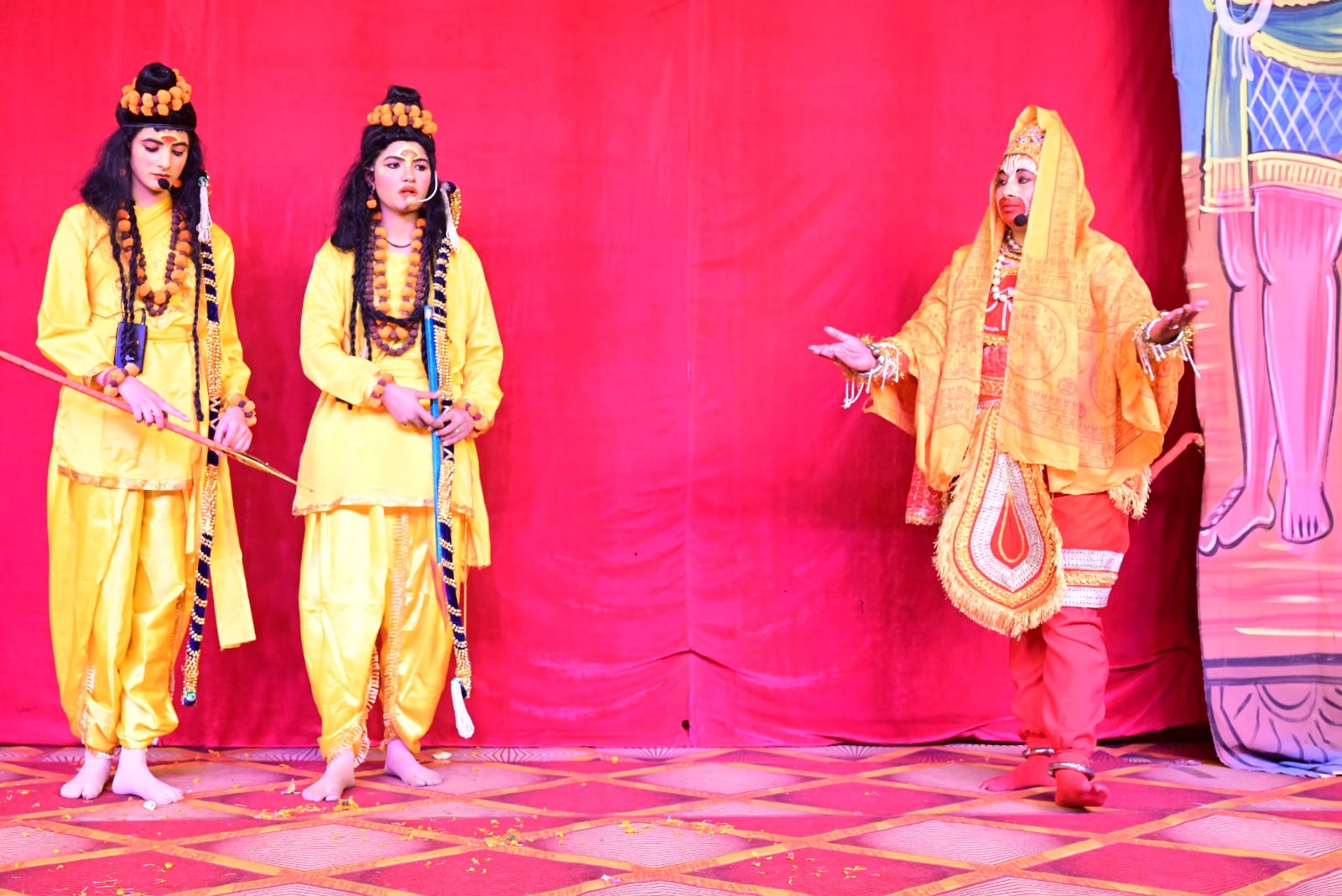 Mahila Ramlila from one year old Girl child to 70 women playing all characters Haldwani Uttarakhand news