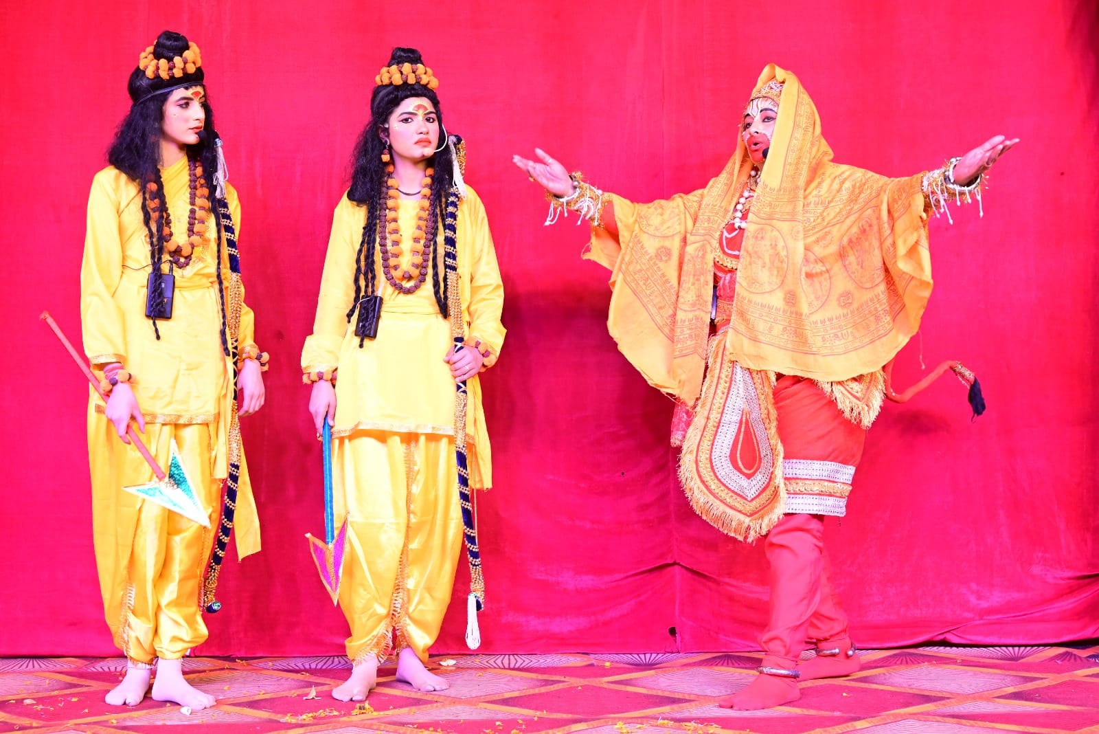 Mahila Ramlila from one year old Girl child to 70 women playing all characters Haldwani Uttarakhand news