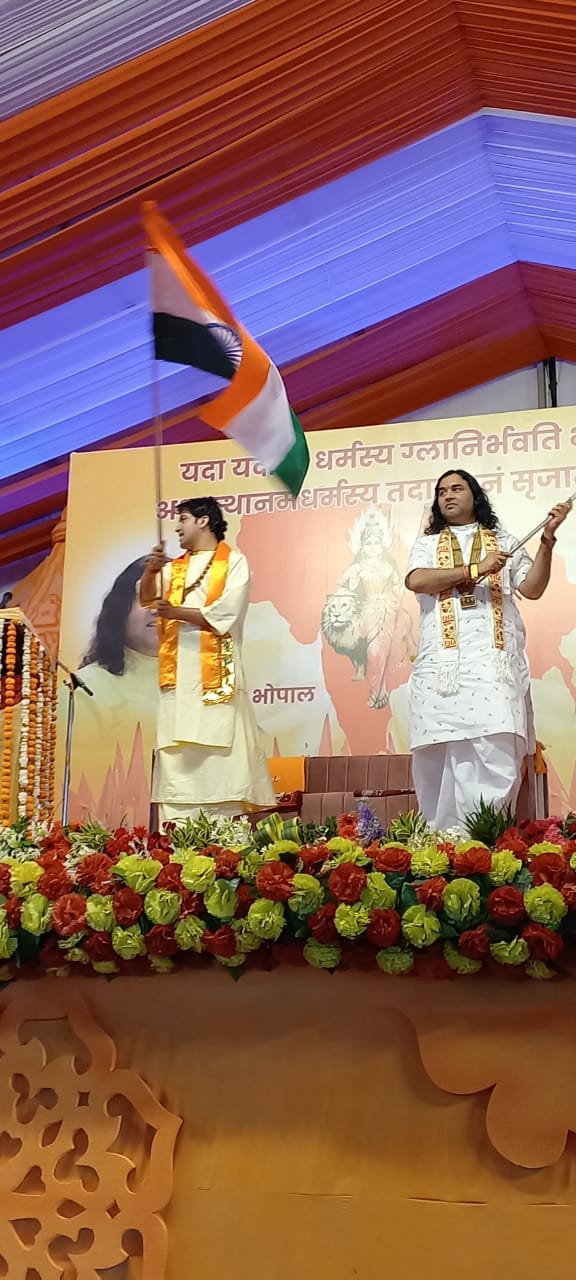 MP News: Devkinandan said - Will liberate Krishna like Ram, Dhirendra Shastri said - We are together, those wh