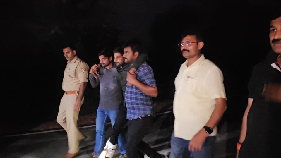 Jhansi: Three dacoity accused injured in police encounter