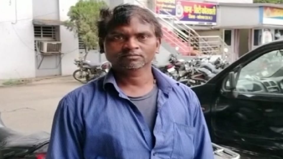 Mobile and cash looted after assaulting the driver