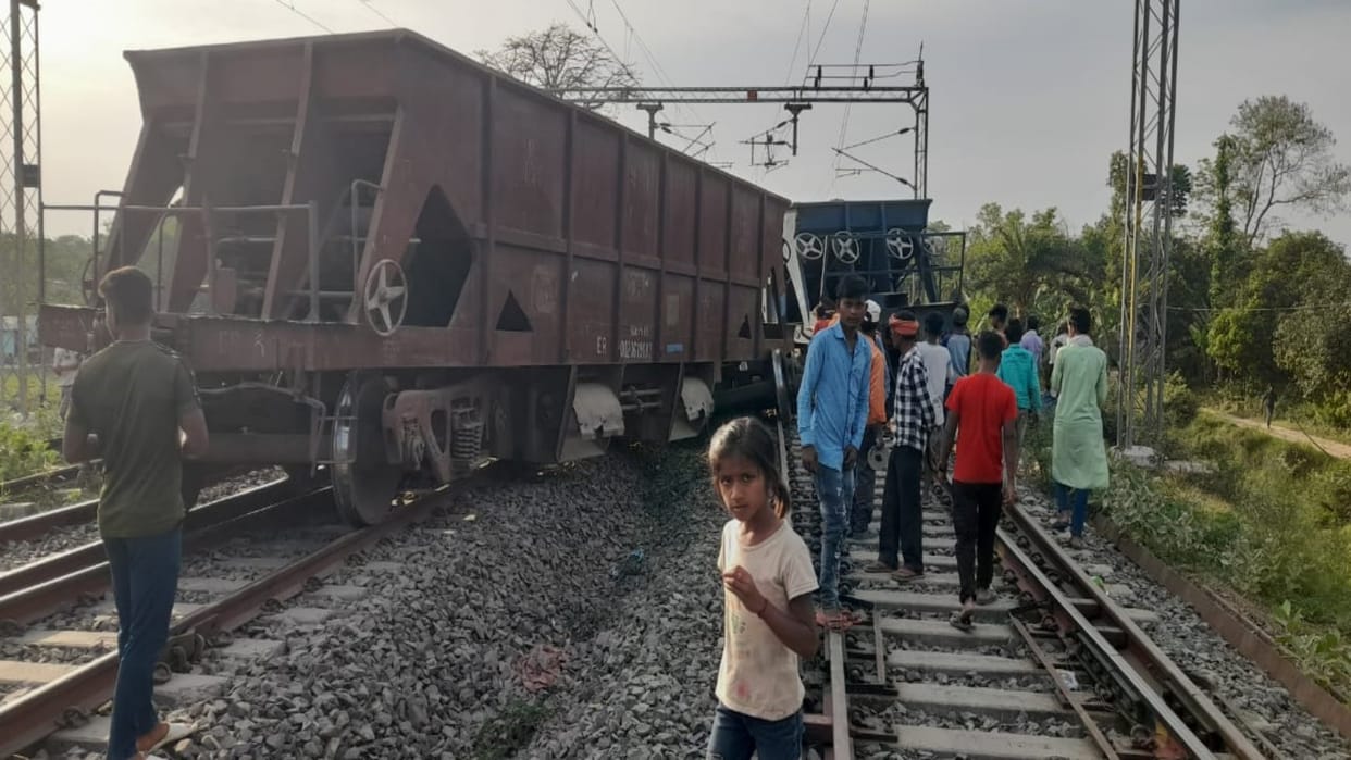 Three bogies of goods train derailed in Darbhanga, operations disrupted on Darbhanga-Sitamarhi rail section