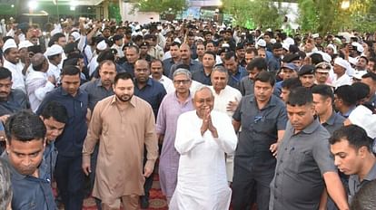 Iftar Time: Daawat-e-Iftar of Rabri Awas RJD, Chief Minister Nitish Kumar arrived, Tejashwi was present