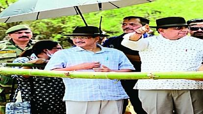 Delhi: CM and Lt Governor seen side by side in Van Mahotsav