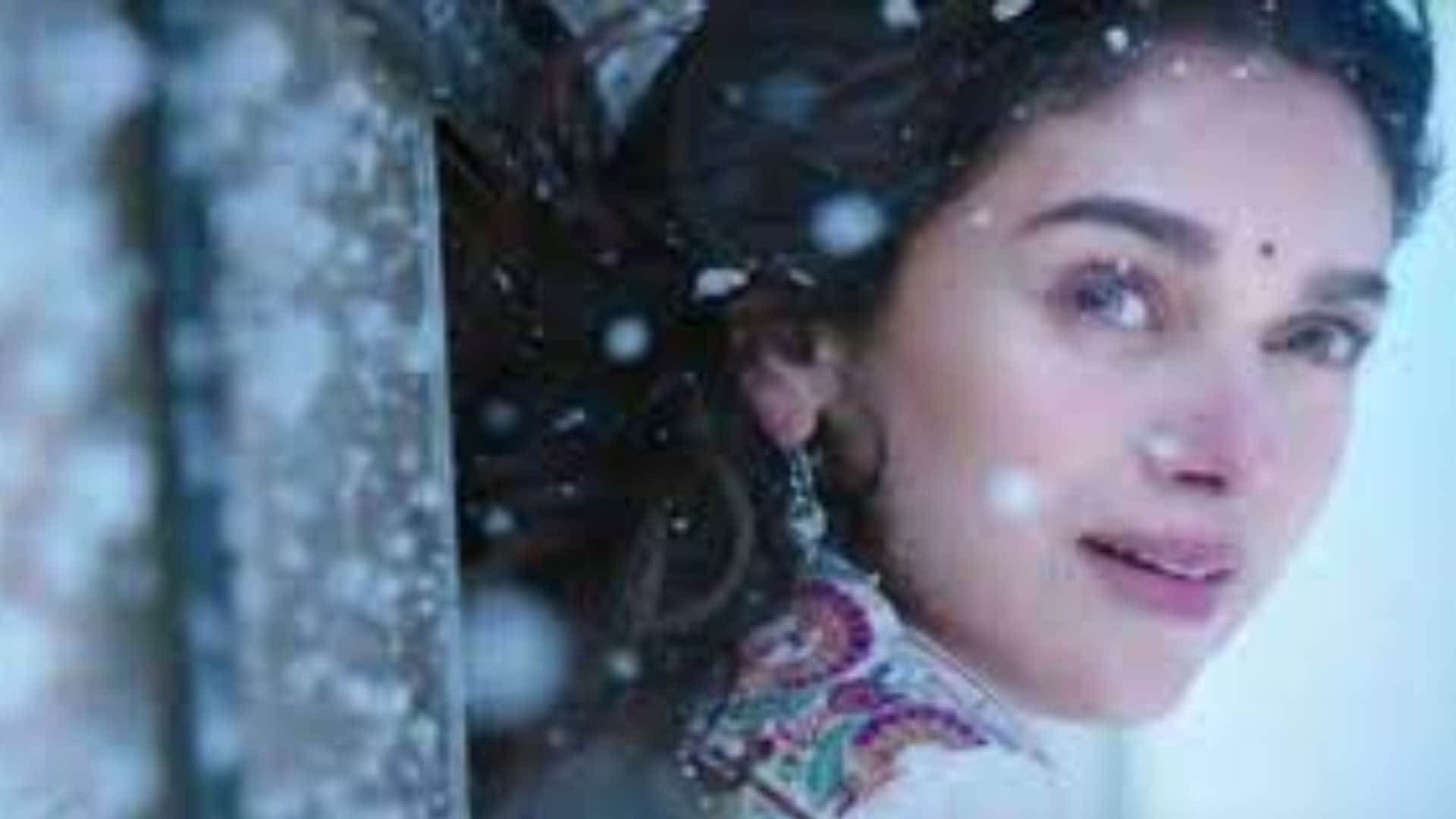 Jubilee actress Jditi Rao Hydari prove herself in these movies Delhi 6 Padmavat Wazir