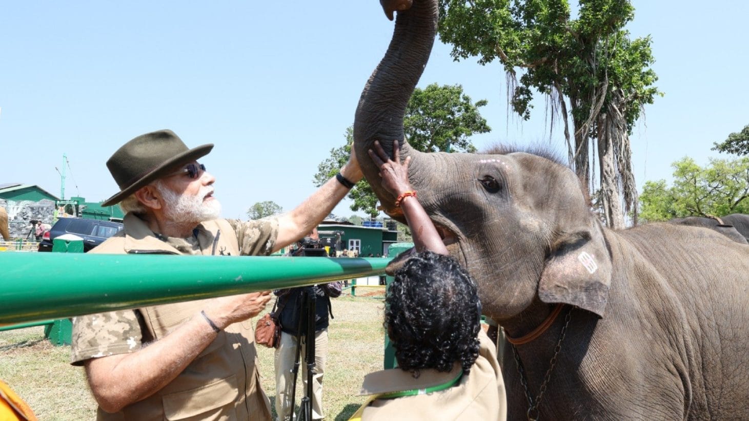 Bandipur Tiger Reserve PM Modi seen in a different style fun for jungle safari see pictures