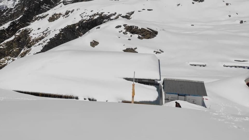 Hemkund Sahib Covered with 10 feet Snow even doors will open on 20 may see Visuals