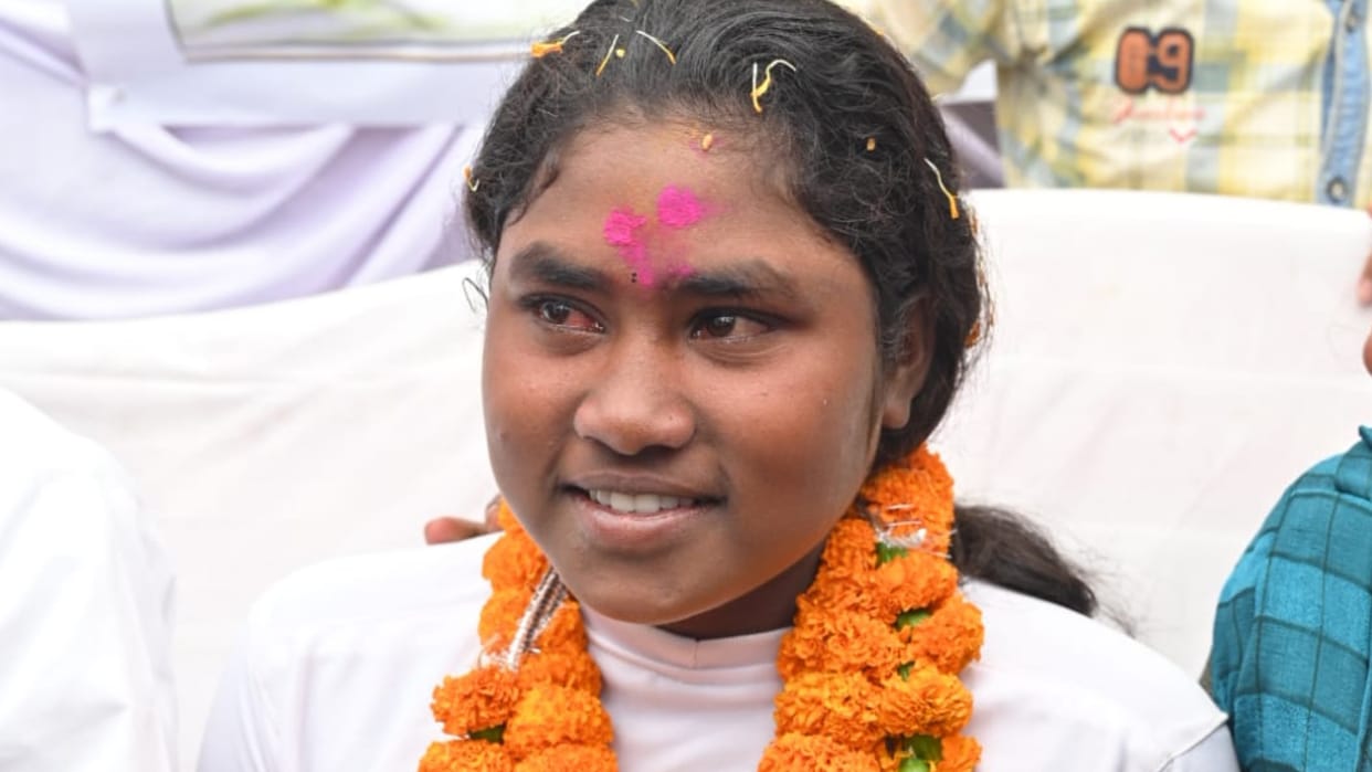 chhattisgarh Chandrakala Ojha registered her name in Golden Book of Records in swimming in durg