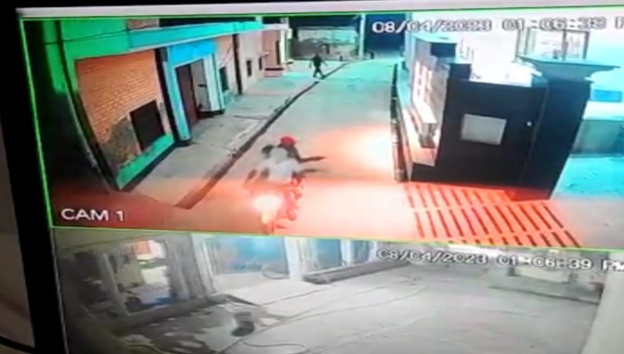 Baghpat News: Firing on a person in Baoli village, life narrowly saved, incident captured in CCTV camera