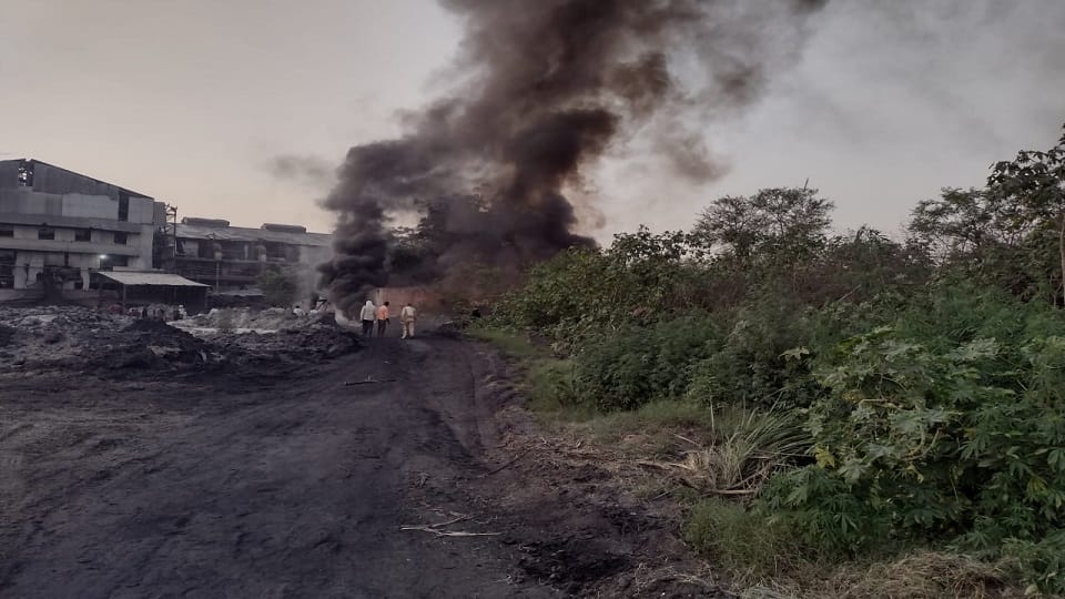 Fire broke out in Jahangirabad sugar mill fire brigade got control
