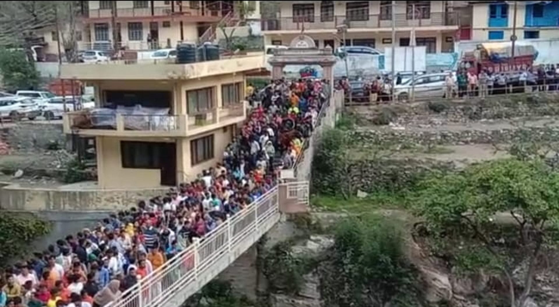 Neem Karoli Baba Kainchi Dham Crowd of devotees gathered Nainital Uttarakhand Watch Photos