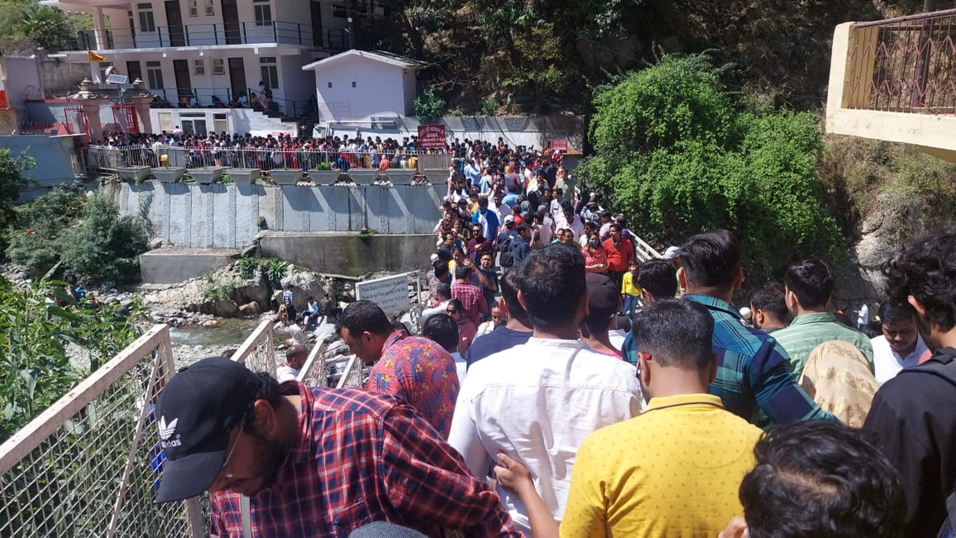 Neem Karoli Baba Kainchi Dham Crowd of devotees gathered Nainital Uttarakhand Watch Photos