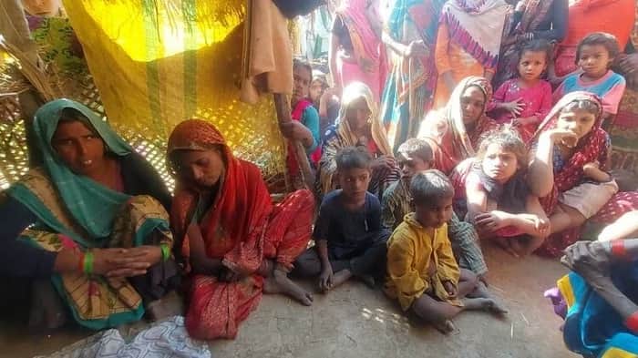 Two innocents died in the Hardoi fire, the family was sitting under the foil, the stove did not burn in the ho