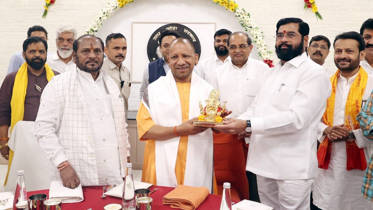 Maharashtra CM Eknath Shinde reached Lucknow after visiting Ramlala met Chief Minister Yogi