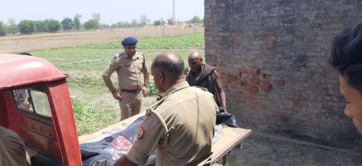 Varanasi Crime: Woman's half-naked body found, serious injury marks on face and stomach, fear of rape