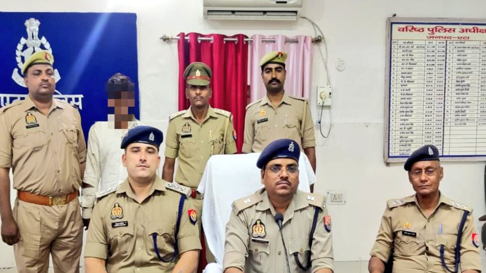 lover killed girlfriend on suspicion of talking to someone else in etah