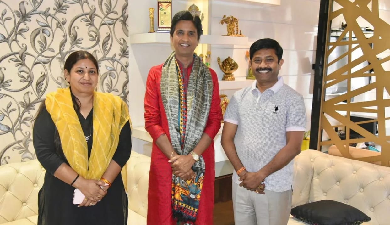 Kumar Vishwas met Minister Nand Gopal Nandi and Mayor Abhilasha Gupta