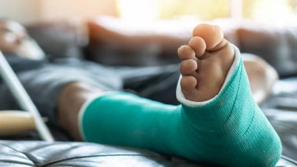 son in law broke father-in-law leg after beating him in Noida