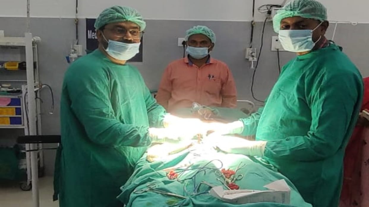 Samastipur Sadar Hospital successfully transplanted an ectopic testis of an eight year old boy in Bihar