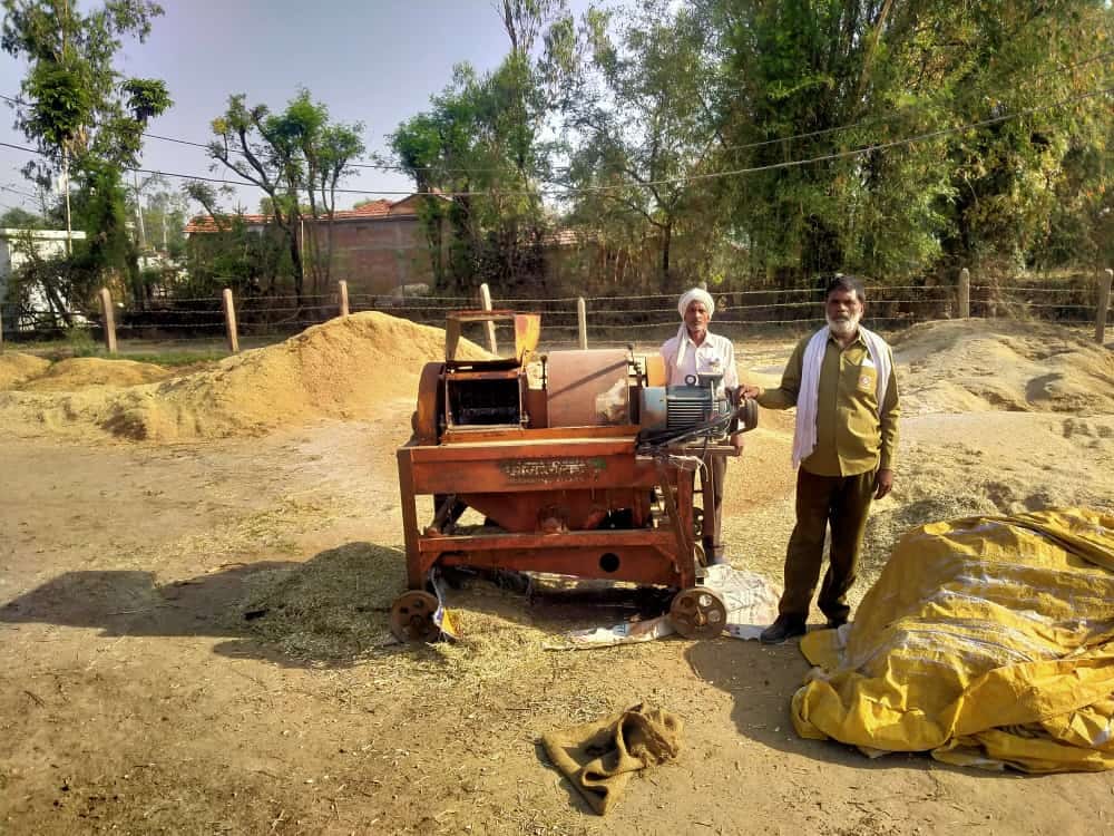 MP News: 15 threshers were running on stolen electricity in Satna, electricity company imposed fine