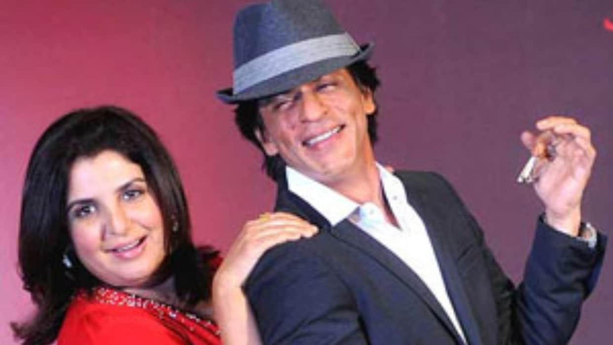 Shah Rukh Khan Farah Khan Spotted In Mumbai While Shooting For A Song Photos Viral