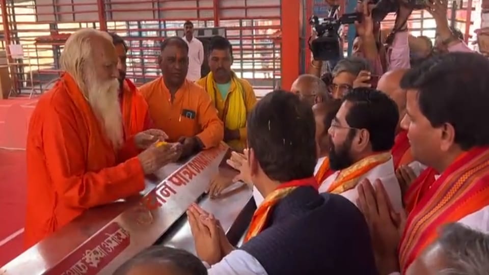 Lucknow News Maharastra CM Shinde Visit Ramlala Today Along With His Party Member News in Hindi