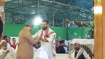 Iftar Time: Daawat-e-Iftar of Rabri Awas RJD, Chief Minister Nitish Kumar arrived, Tejashwi was present