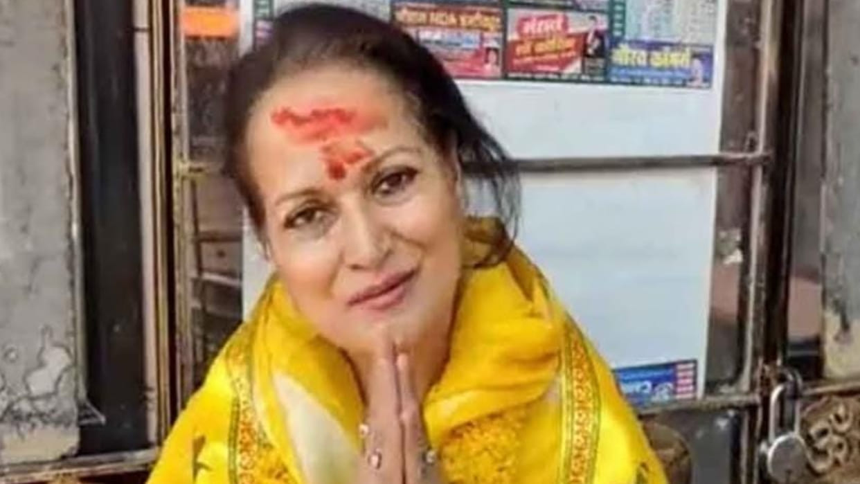 Actress Himani Shivpuri arrived to visit Baba Mahakal