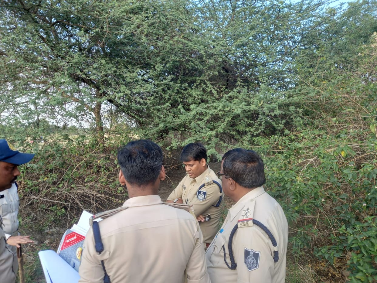 MP News: In Ujjain, the young man slit his wife's throat, then drank poison, both died