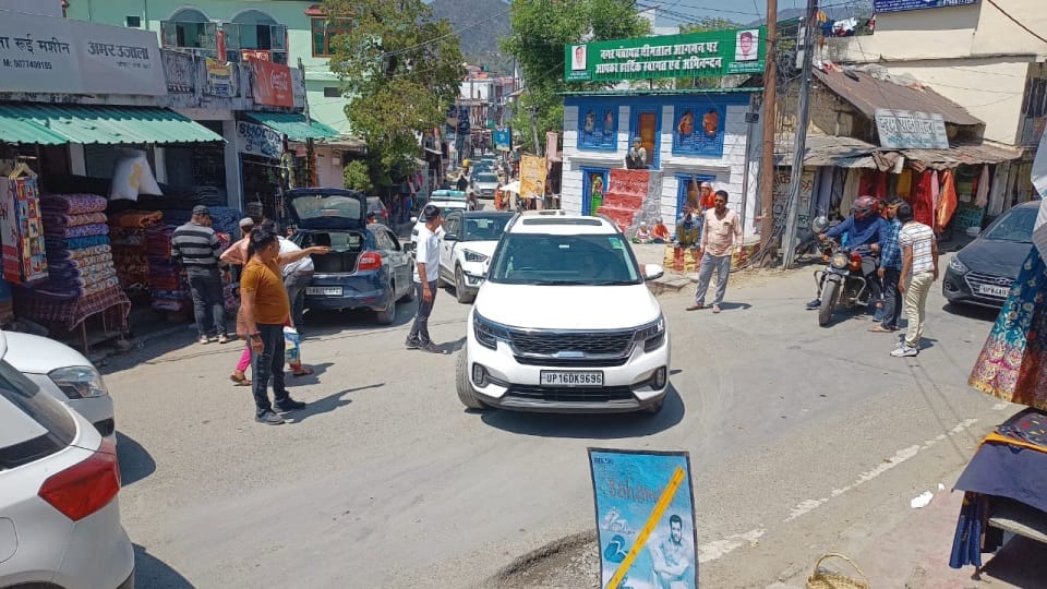 Super Weekend: Tourist places of Uttarakhand are full for three days suffer with Traffic Jam
