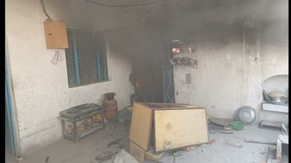 Meerut: Rucks after the murder of a youth in Hastinapur, arson and stone pelting in the house of the accused